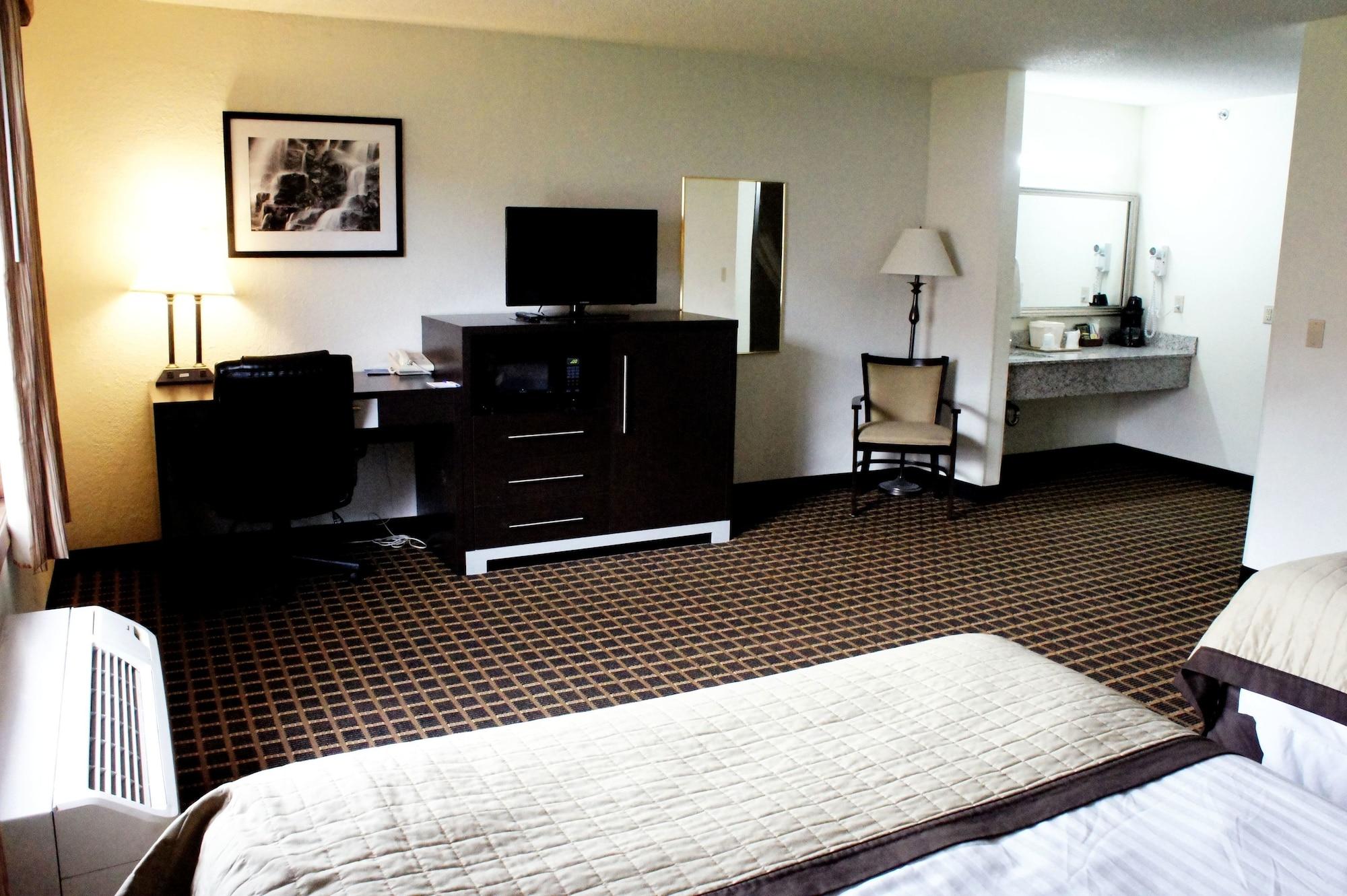 Baymont By Wyndham Green Bay Exterior photo